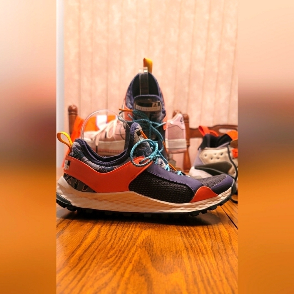 Size 8 women's Stella Sport runners.